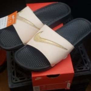Nike Benassi JDI SE